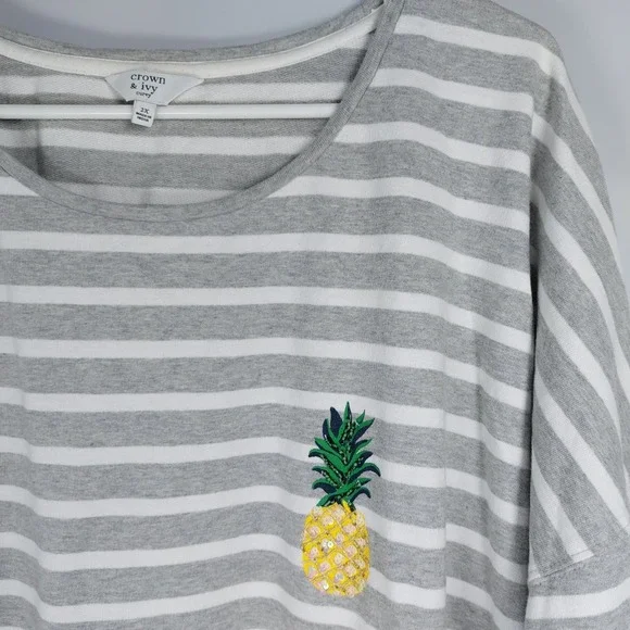 Crown & Ivy Gray Striped Tunic Top Sequin Pineapple Graphic‎ Womens 2X - Picture 3 of 6
